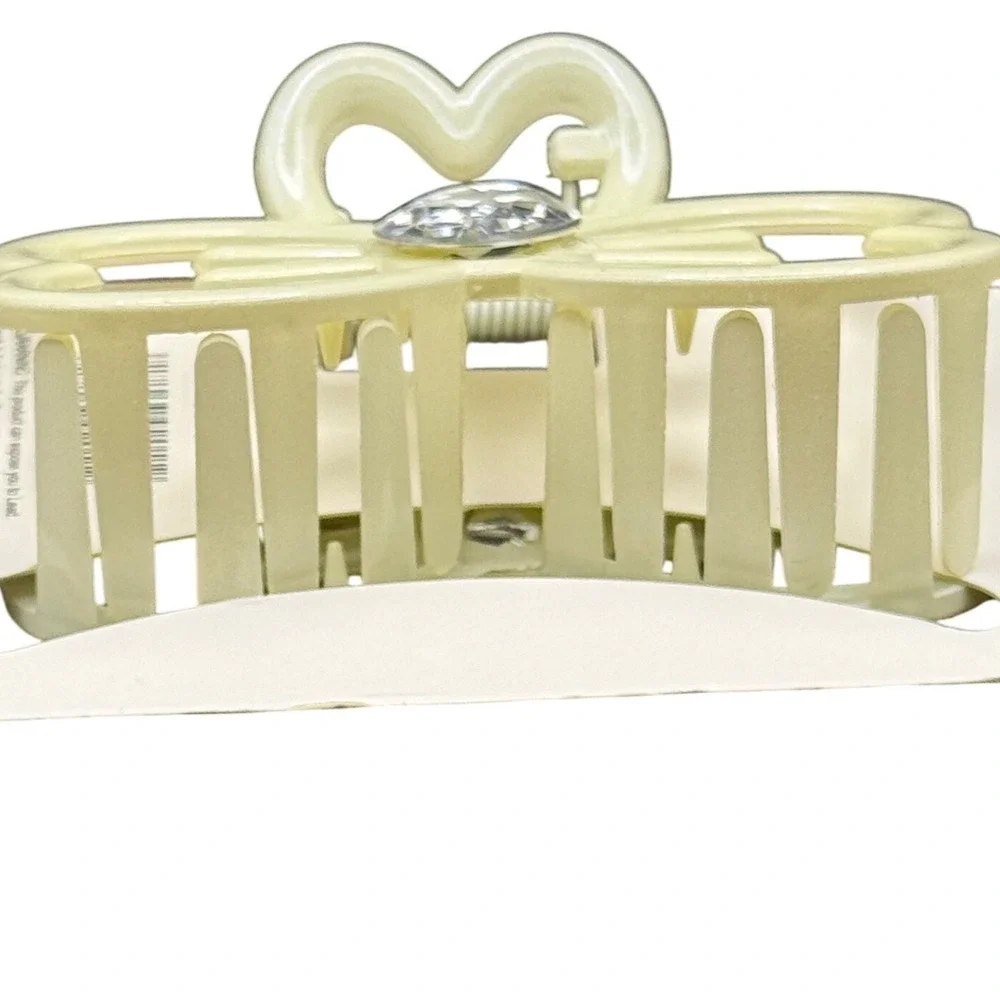 Blossom Cream Heart‎ Claw Clip Rhinestone Accent Hair Accessory - Picture 3 of 4